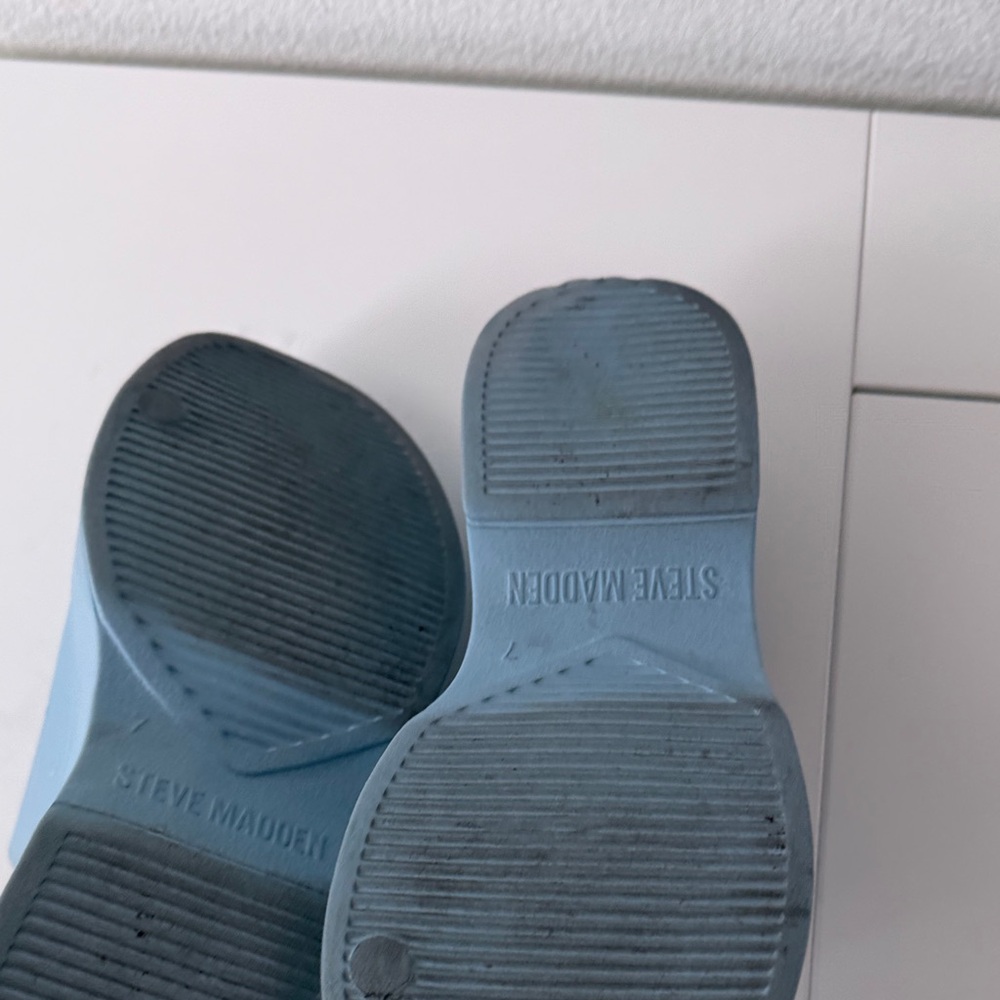 Steve Madden Baby Blue Platform Slides | 7 - Picture 4 of 4